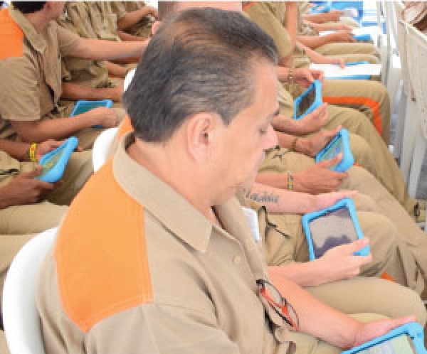 Nueve centros penitenciarios de Antioquia se benefician del Bachillerato Digital